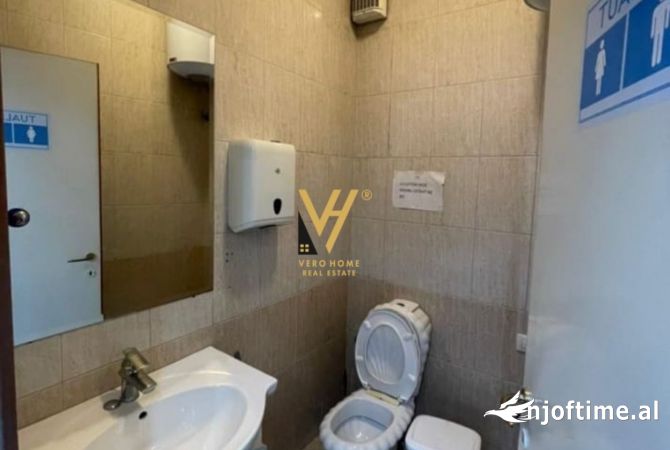 Ambient biznesi me qera 3+1 ne Tirane - 1,300 Euro