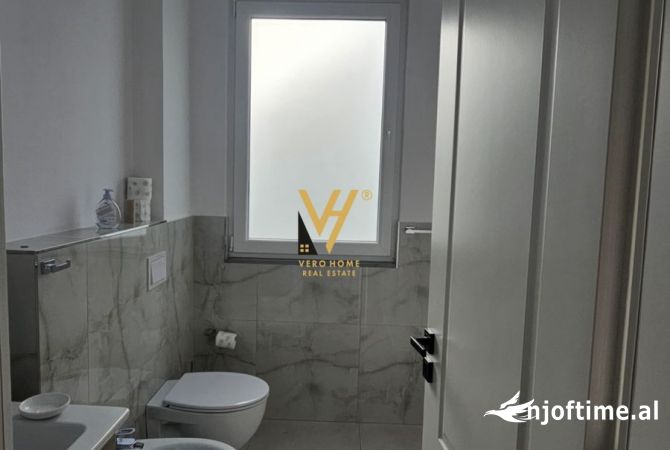 Shtepi me qera 4+1 ne Tirane - 2,800 Euro