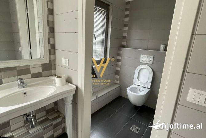 Ambient biznesi me qera 3+1 ne Tirane - 2,000 Euro