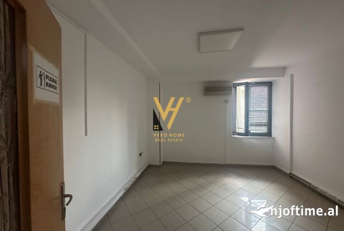 Ambient biznesi me qera 3+1 ne Tirane - 500 Euro