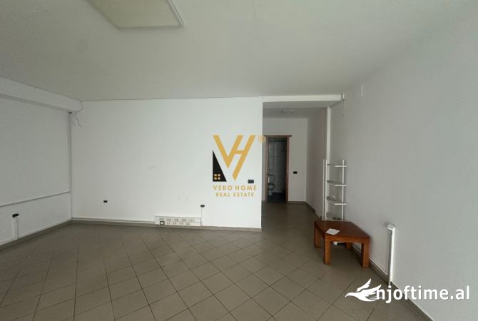 Ambient biznesi me qera 3+1 ne Tirane - 500 Euro