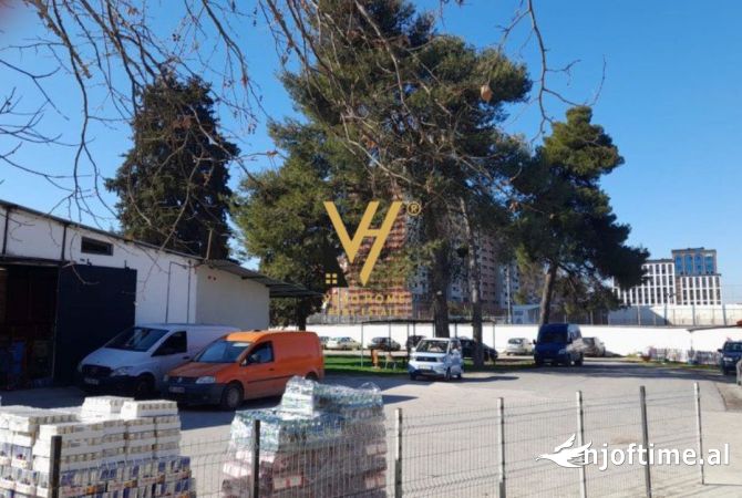 Ambient biznesi me qera 4+1 ne Tirane - 3,500 Euro