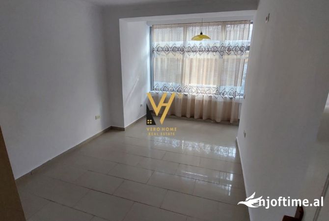 Shtepi ne shitje Apartament ne Tirane, 2+1, Mobilimi E mobiluar, Pagesa 188,000  Euro.