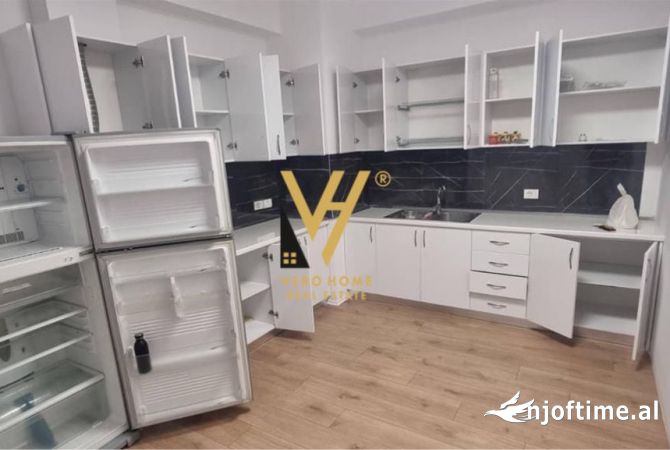Ambient biznesi me qera 3+1 ne Tirane - 1,500 Euro