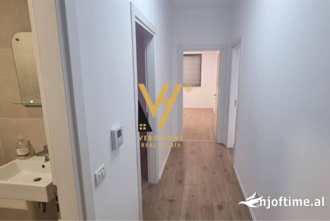 JEPET ZYRE 117M2 ME QERA TE BLLOKU 1.500 EURO