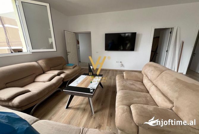 Shtepi me qera Apartament ne Tirane, 2+1, Mobilimi Pjeserisht e mobiluar, Pagesa 550  Euro.
