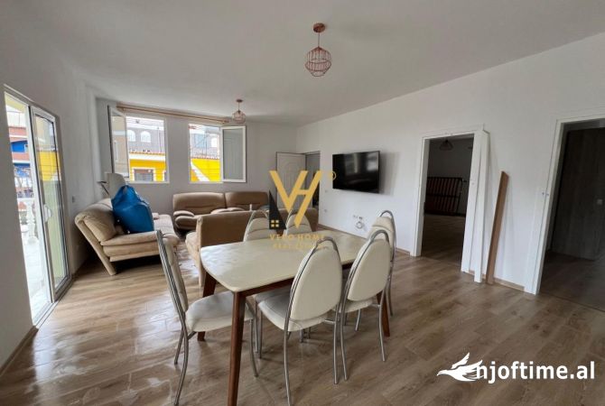 Shtepi me qera Apartament ne Tirane, 2+1, Mobilimi Pjeserisht e mobiluar, Pagesa 550  Euro.