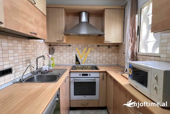 Shtepi me qera Apartament ne Tirane, 2+1, Mobilimi E mobiluar, Pagesa 850  Euro.