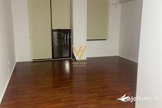 Ambient biznesi me qera 3+1 ne Tirane - 1,500 Euro