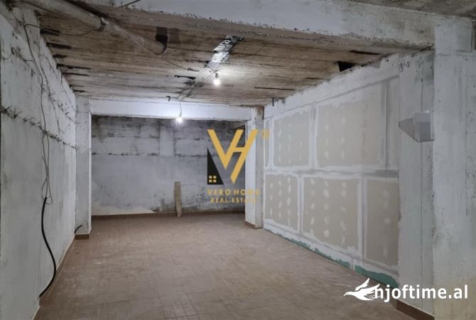 Ambient biznesi me qera 4+1 ne Tirane - 31,000 Euro