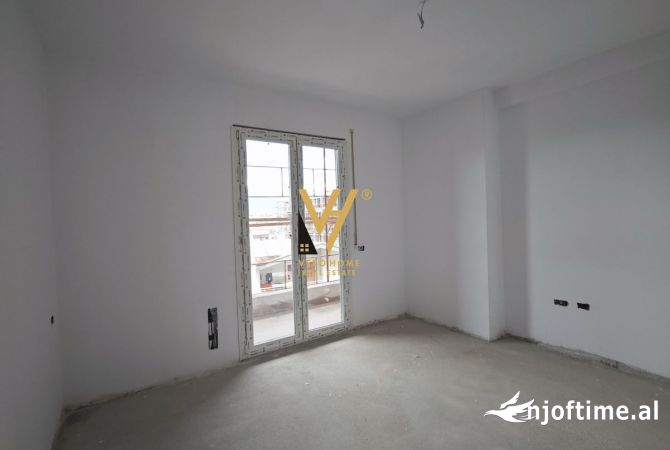 Shtepi ne shitje Apartament ne Tirane, 1+1, Mobilimi Bosh, pa mobiluar, Pagesa 82,500  Euro.
