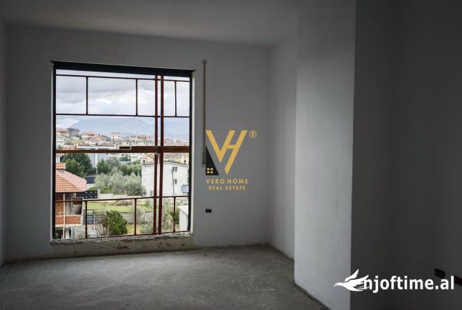 Shtepi ne shitje Apartament ne Tirane, 1+1, Mobilimi Bosh, pa mobiluar, Pagesa 82,500  Euro.