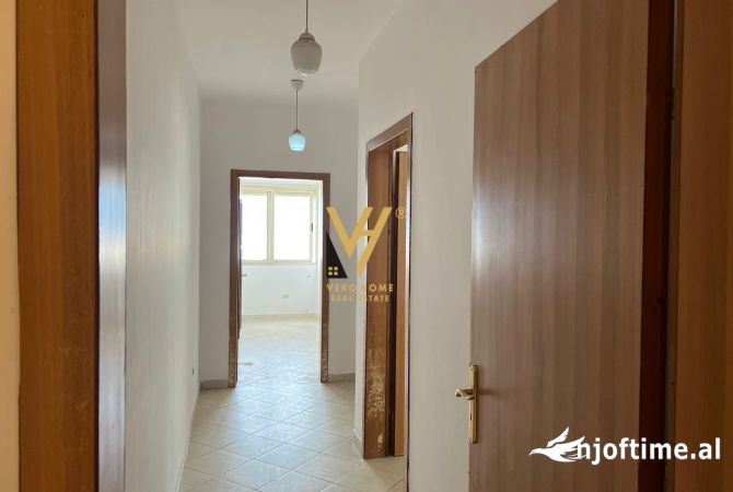 Shtepi ne shitje Apartament ne Tirane, 2+1, Mobilimi Bosh, pa mobiluar, Pagesa 178,000  Euro.
