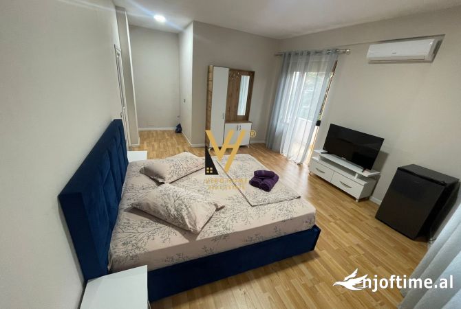 Shtepi me qera 7+1 ne Tirane - 3,500 Euro