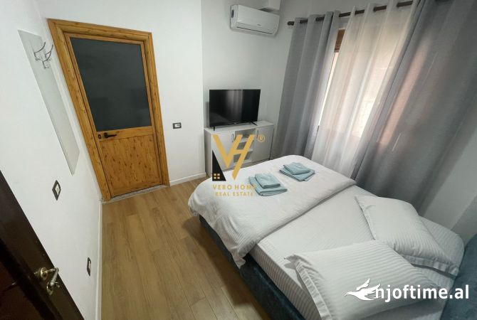 Shtepi me qera Shtepi Private ne Tirane, 7+1, Mobilimi E mobiluar, Pagesa 3,500  Euro.