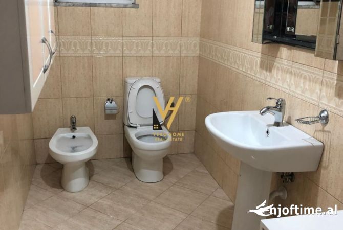 Shtepi ne shitje Apartament ne Tirane, 2+1, Mobilimi E mobiluar, Pagesa 312,000  Euro.