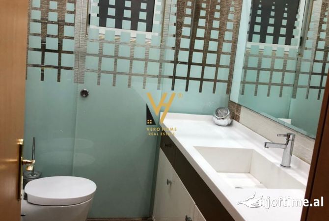 Shtepi ne shitje Apartament ne Tirane, 2+1, Mobilimi E mobiluar, Pagesa 312,000  Euro.