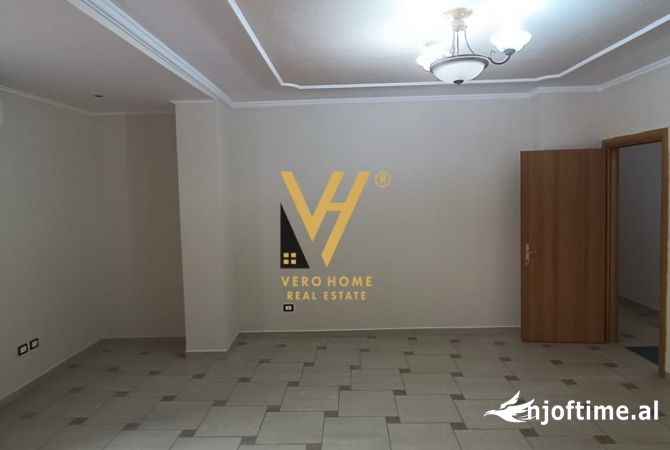 Ambient biznesi me qera 3+1 ne Tirane - 1,000 Euro