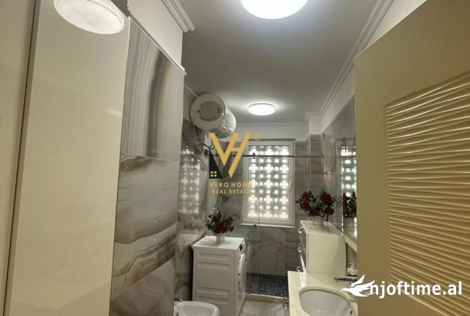 Shtepi ne shitje Apartament ne Tirane, 3+1, Mobilimi E mobiluar, Pagesa 265,000  Euro.