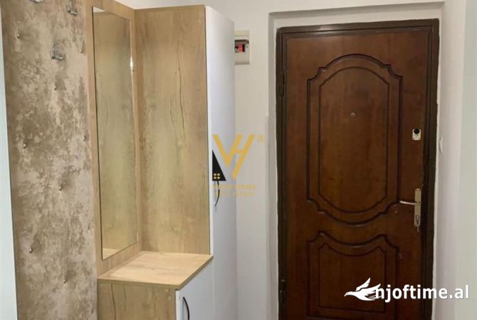 Shtepi me qera Apartament ne Tirane, 3+1, Mobilimi E mobiluar, Pagesa 700  Euro.