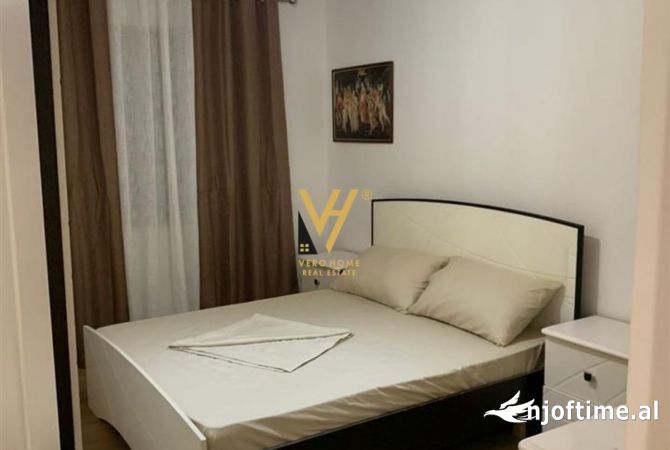 Shtepi me qera Apartament ne Tirane, 3+1, Mobilimi E mobiluar, Pagesa 700  Euro.