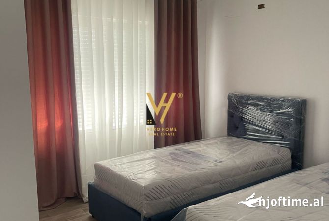 Shtepi me qera 3+1 ne Tirane - 1,200 Euro