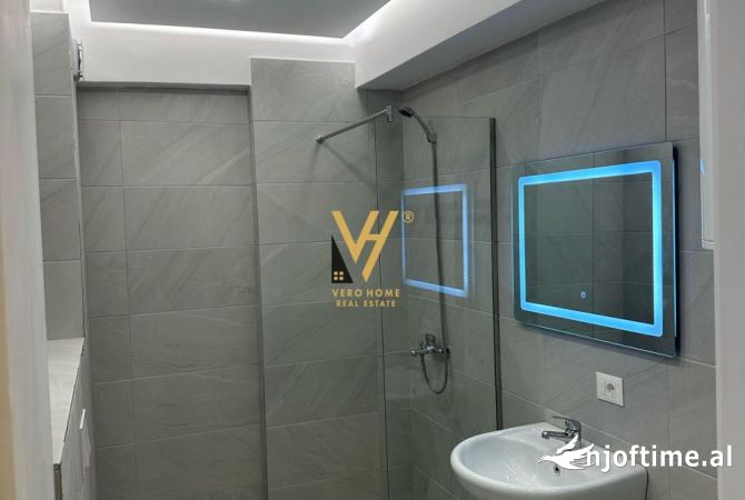 Shtepi ne shitje Apartament ne Tirane, 1+1, Mobilimi Bosh, pa mobiluar, Pagesa 130,000  Euro.