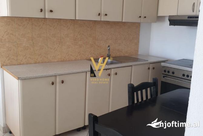 Shtepi me qera 2+1 ne Tirane - 400 Euro