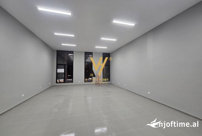 Ambient biznesi me qera 3+1 ne Tirane - 1,600 Euro