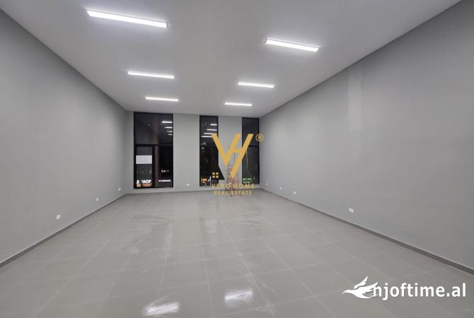 Ambient biznesi me qera 3+1 ne Tirane - 1,800 Euro