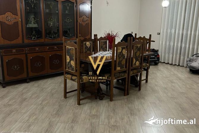 Shtepi me qera Vila Luksoze ne Tirane, 7+1, Mobilimi E mobiluar, Pagesa 3,000  Euro.