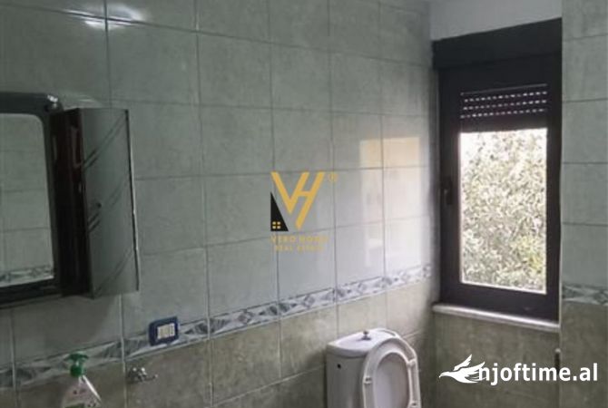 Ambient biznesi me qera 3+1 ne Tirane - 1,300 Euro