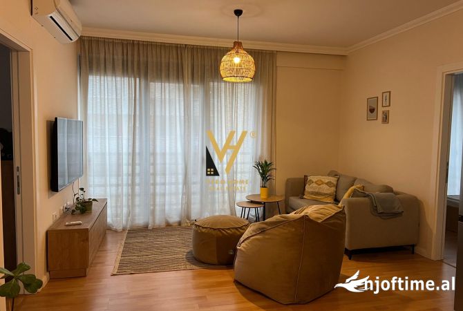 Shtepi me qera Apartament ne Tirane, 2+1, Mobilimi E mobiluar, Pagesa 800  Euro.