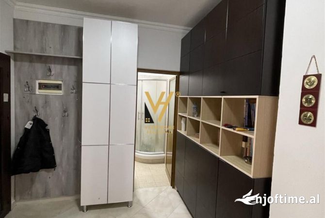 Shtepi me qera Apartament ne Tirane, 2+1, Mobilimi E mobiluar, Pagesa 450  Euro.