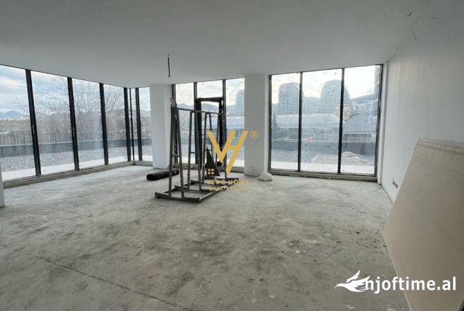 Ambient biznesi me qera 3+1 ne Tirane - 4,500 Euro