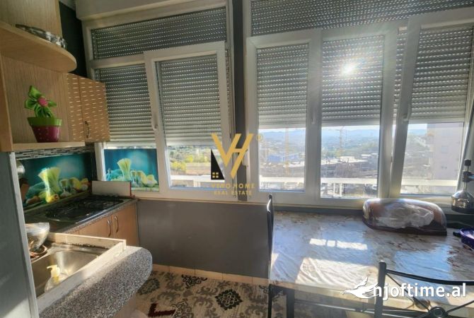 Shtepi ne shitje Apartament ne Tirane, 2+1, Mobilimi E mobiluar, Pagesa 140,000  Euro.