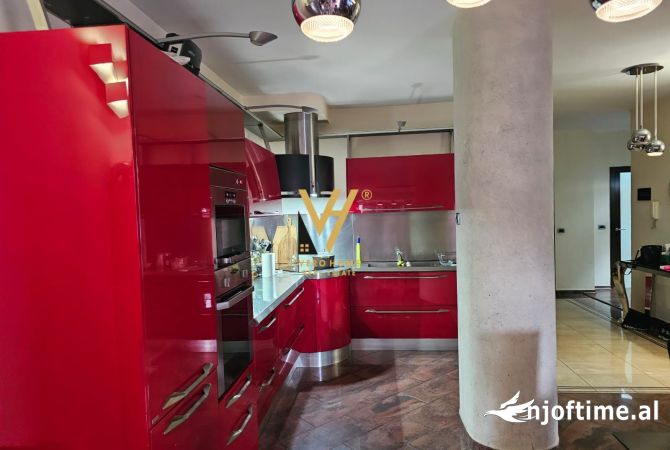 Shtepi me qera 2+1 ne Tirane - 2,500 Euro