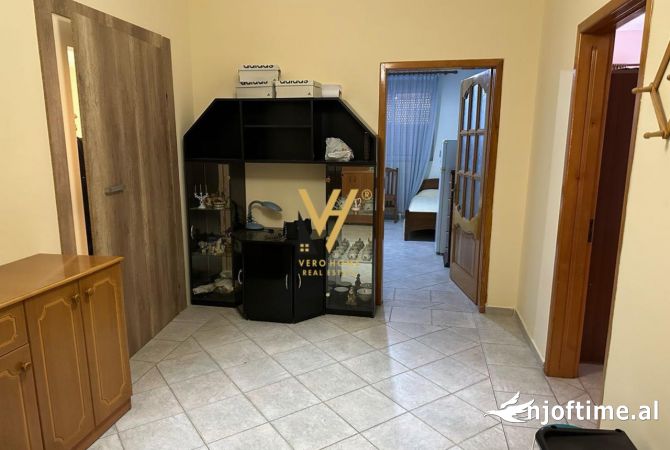 Shtepi me qera Apartament ne Tirane, 2+1, Mobilimi E mobiluar, Pagesa 500  Euro.