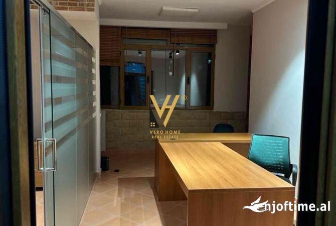 Ambient biznesi me qera 3+1 ne Tirane - 700 Euro