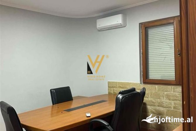 JEPET ZYRE 75 M2 ME QERA TE STACIONI I TRENIT 700 EURO