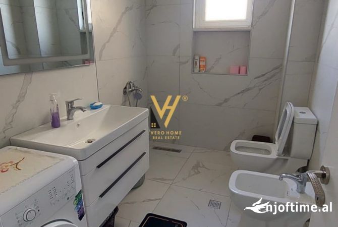 JEPET AMBIENT 120 M2 ME QERA MYSLYM SHYRI 900 EURO