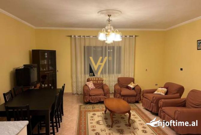 Shtepi ne shitje Shtepi Private ne Durres, 7+1, Mobilimi Pjeserisht e mobiluar, Pagesa 250,000  Euro.