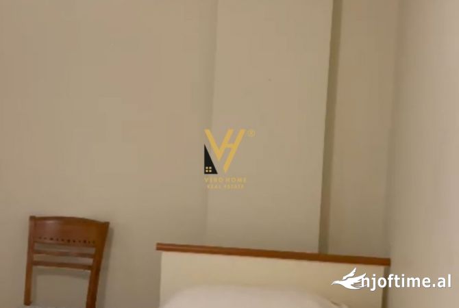 Shtepi me qera Apartament ne Tirane, 3+1, Mobilimi E mobiluar, Pagesa 800  Euro.