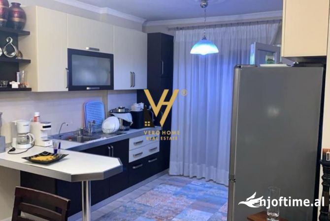 Shtepi ne shitje Apartament ne Tirane, 2+1, Mobilimi E mobiluar, Pagesa 225,000  Euro.