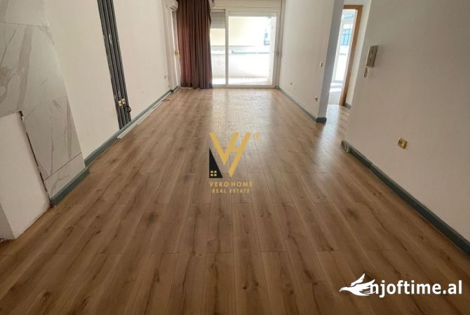 Ambient biznesi me qera 3+1 ne Tirane - 700 Euro