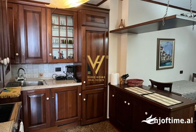 Shtepi me qera Apartament ne Tirane, 1+1, Mobilimi E mobiluar, Pagesa 700  Euro.