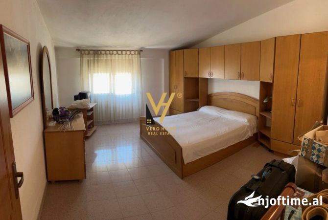 Shtepi ne shitje Apartament ne Durres, 2+1, Mobilimi E mobiluar, Pagesa 124,000  Euro.