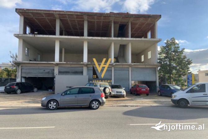 Ambient biznesi me qera 3+1 ne Tirane - 800 Euro