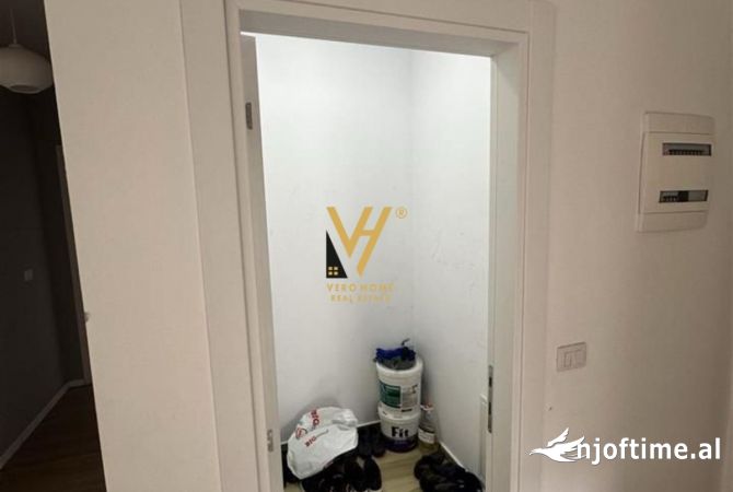 Shtepi ne shitje Apartament ne Tirane, 2+1, Mobilimi E mobiluar, Pagesa 180,000  Euro.