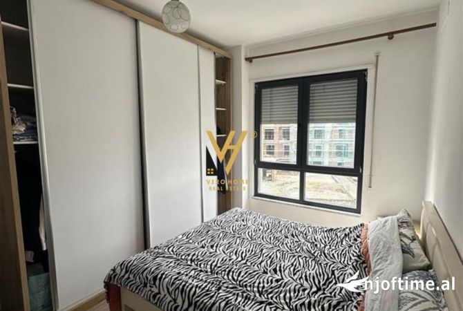 Shtepi ne shitje Apartament ne Tirane, 2+1, Mobilimi E mobiluar, Pagesa 180,000  Euro.